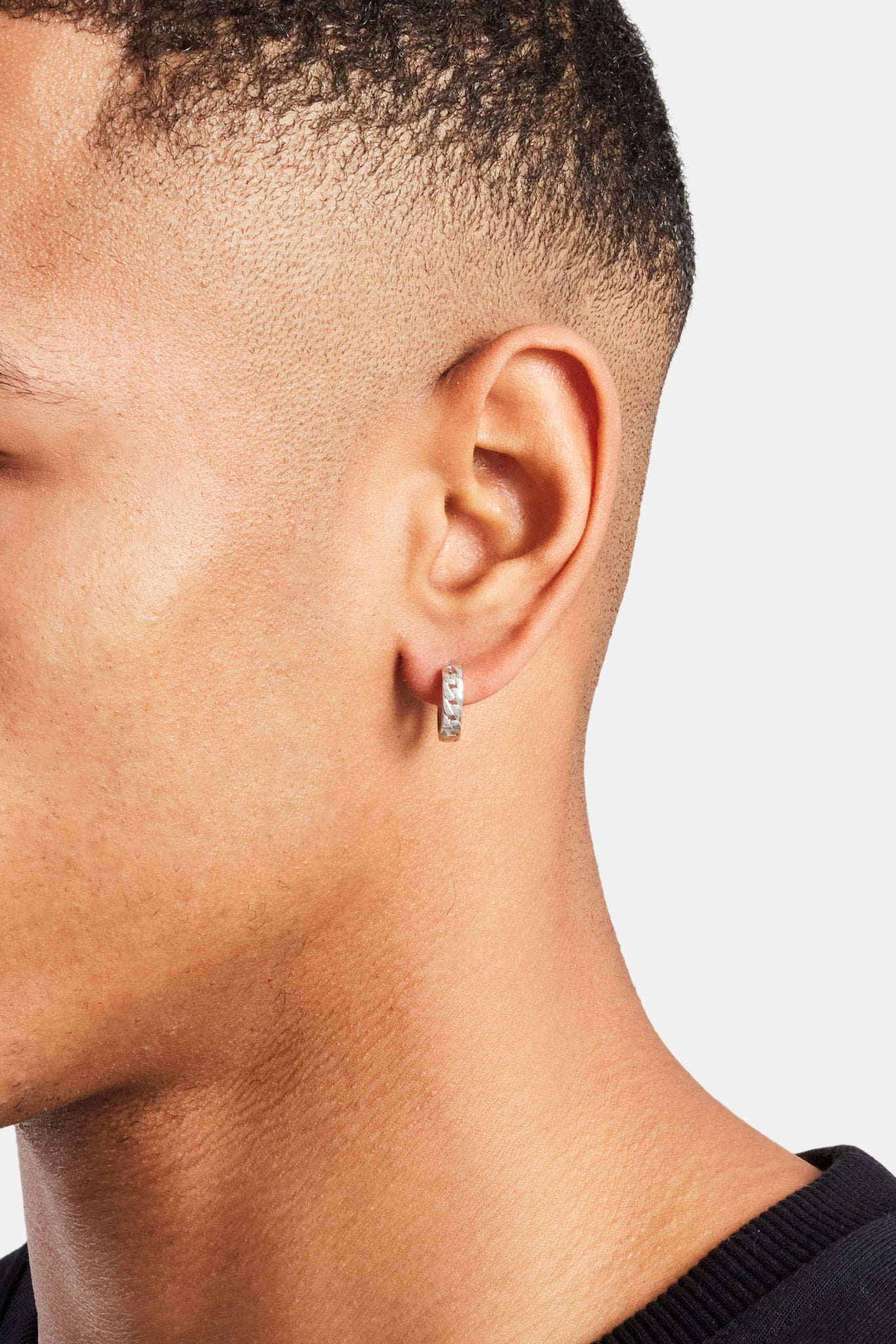 Polierte kubanische Ketten-Huggie-Ohrringe